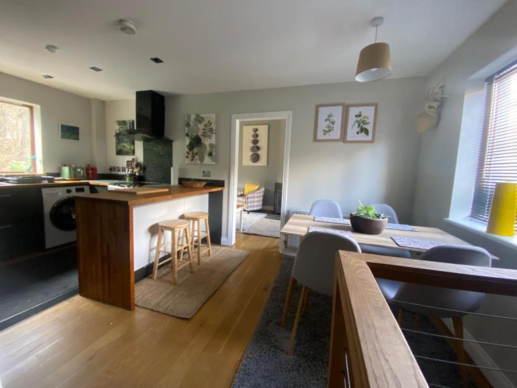 Eakie House Apartments - คินลอคคลีเวน ภายนอก รูปภาพ